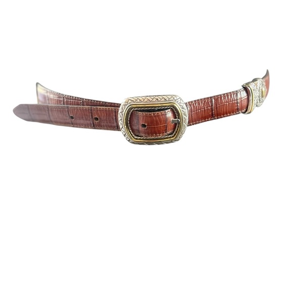 Brighton Alligator Leather Silver Gold
Casual Belt
Size: medium 32 Reversible - Picture 2 of 8
